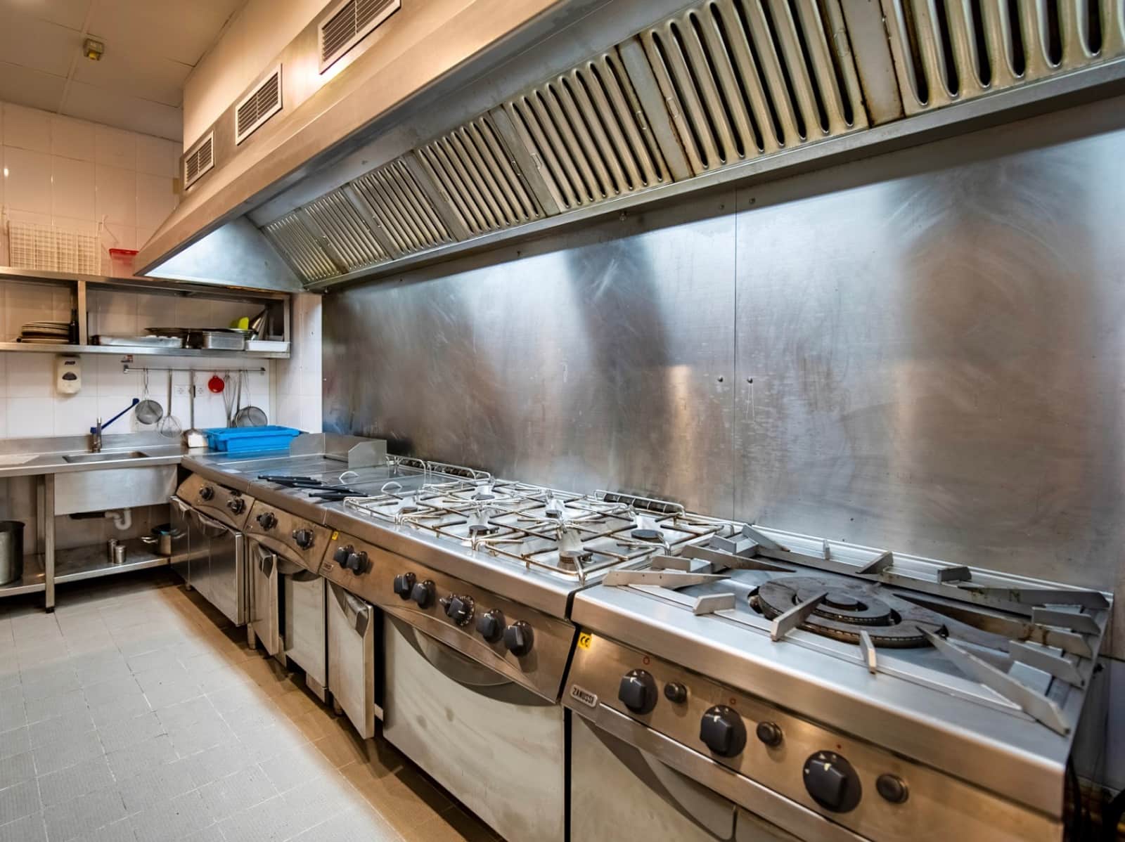 Hotell til salgs i El Campello med svømmebasseng garasje - € 12 500 000 (Ref: 9417969)