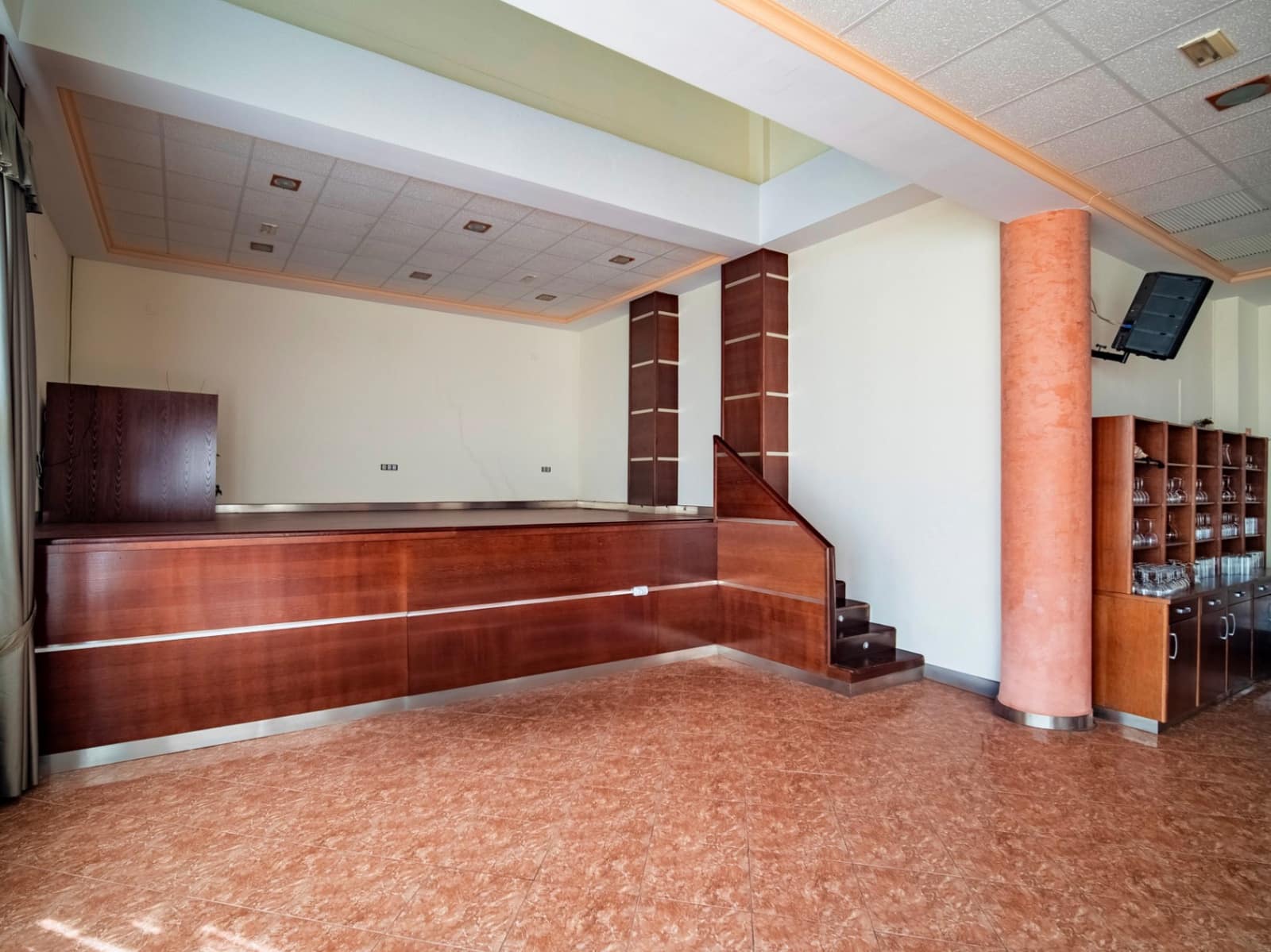 Hotell til salgs i El Campello med svømmebasseng garasje - € 12 500 000 (Ref: 9417969)