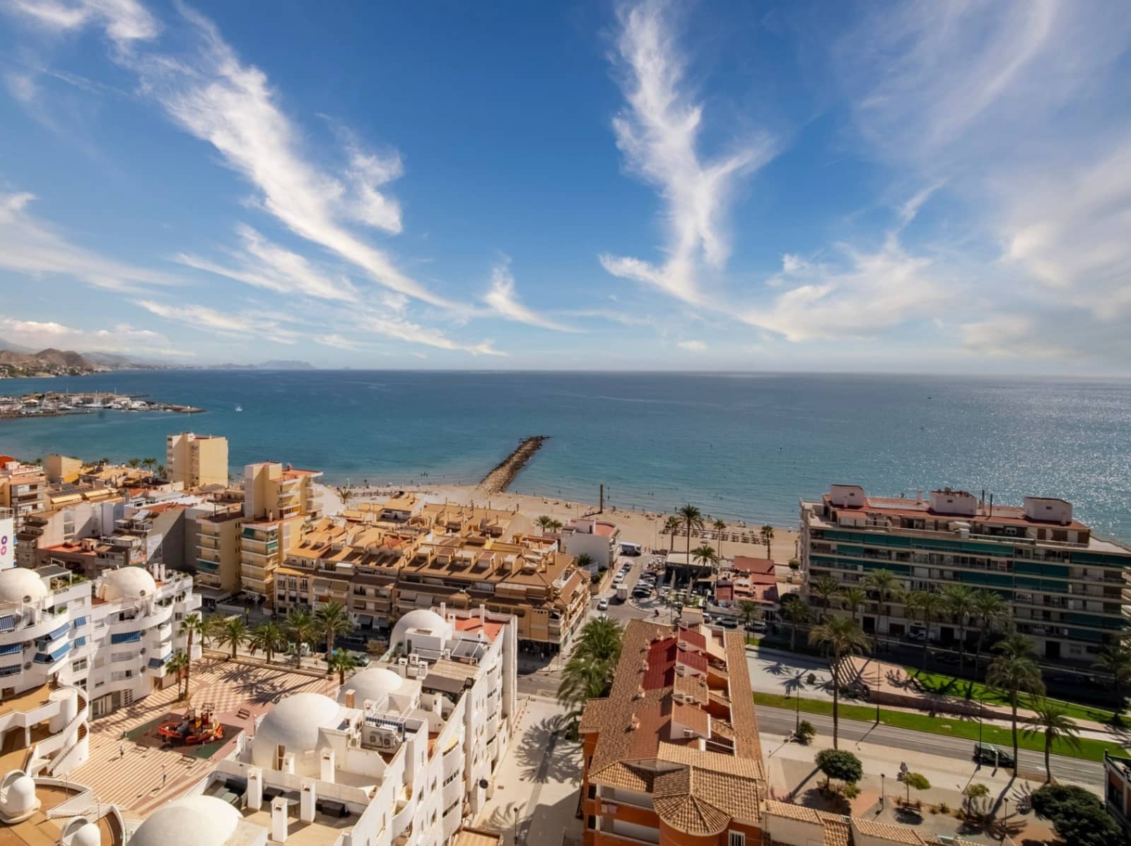 Hotell til salgs i El Campello med svømmebasseng garasje - € 12 500 000 (Ref: 9417969)