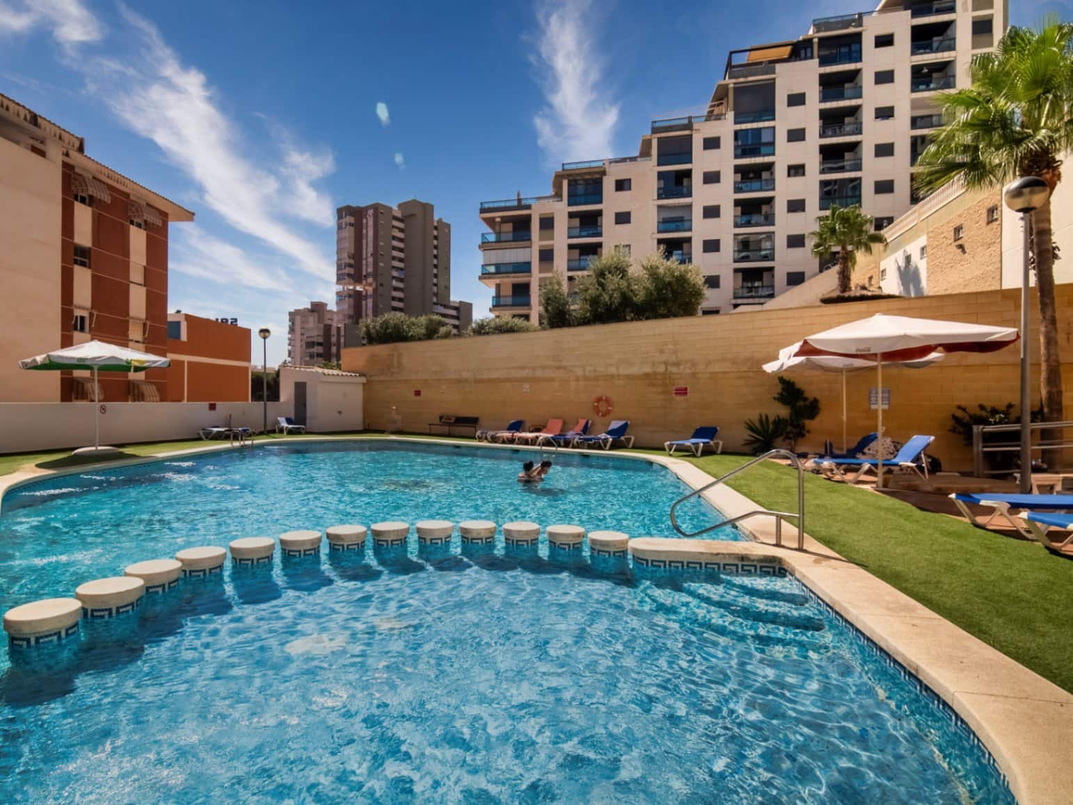 Hotell til salgs i El Campello med svømmebasseng garasje - € 12 500 000 (Ref: 9417969)