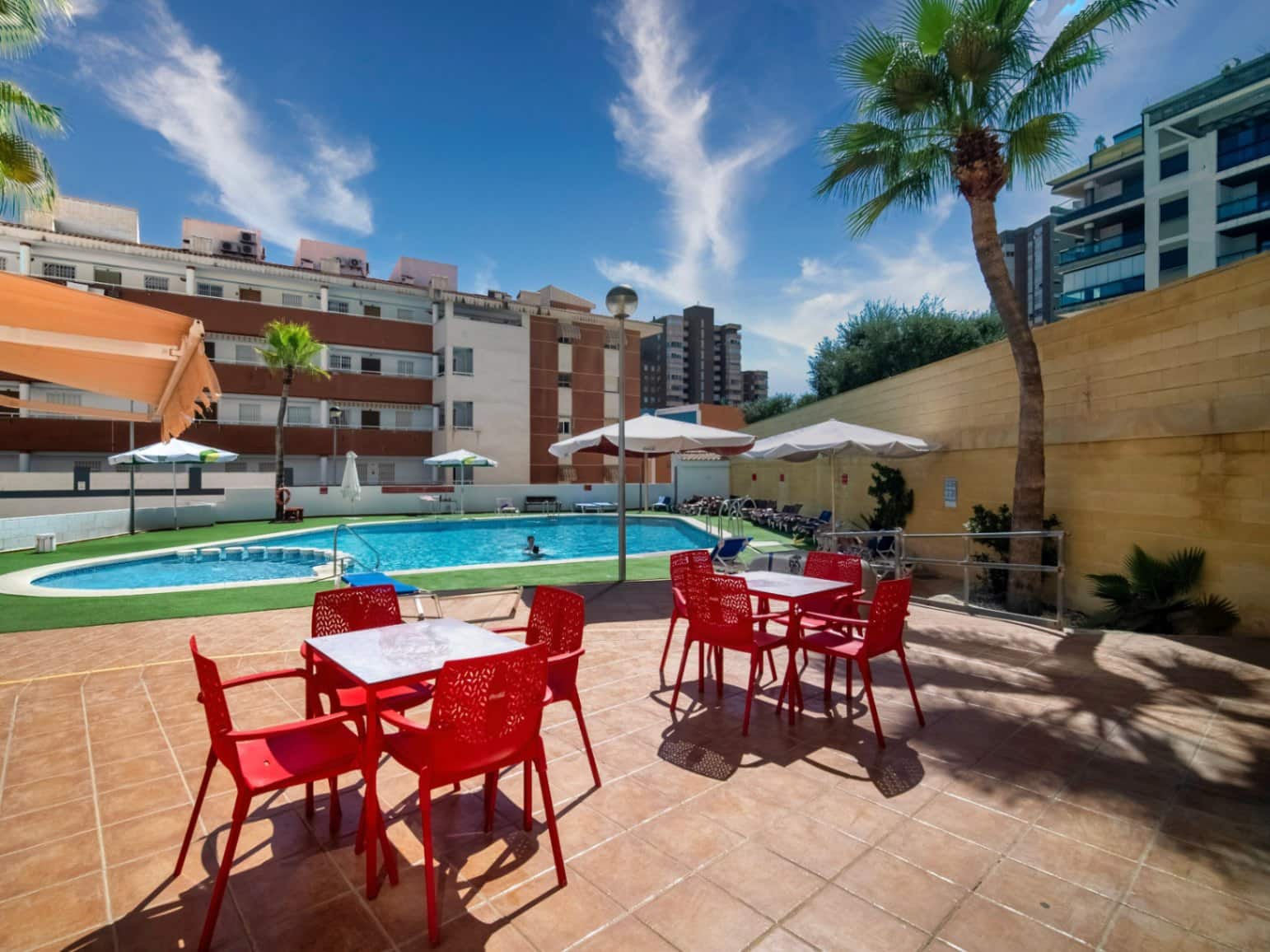 Hotell til salgs i El Campello med svømmebasseng garasje - € 12 500 000 (Ref: 9417969)