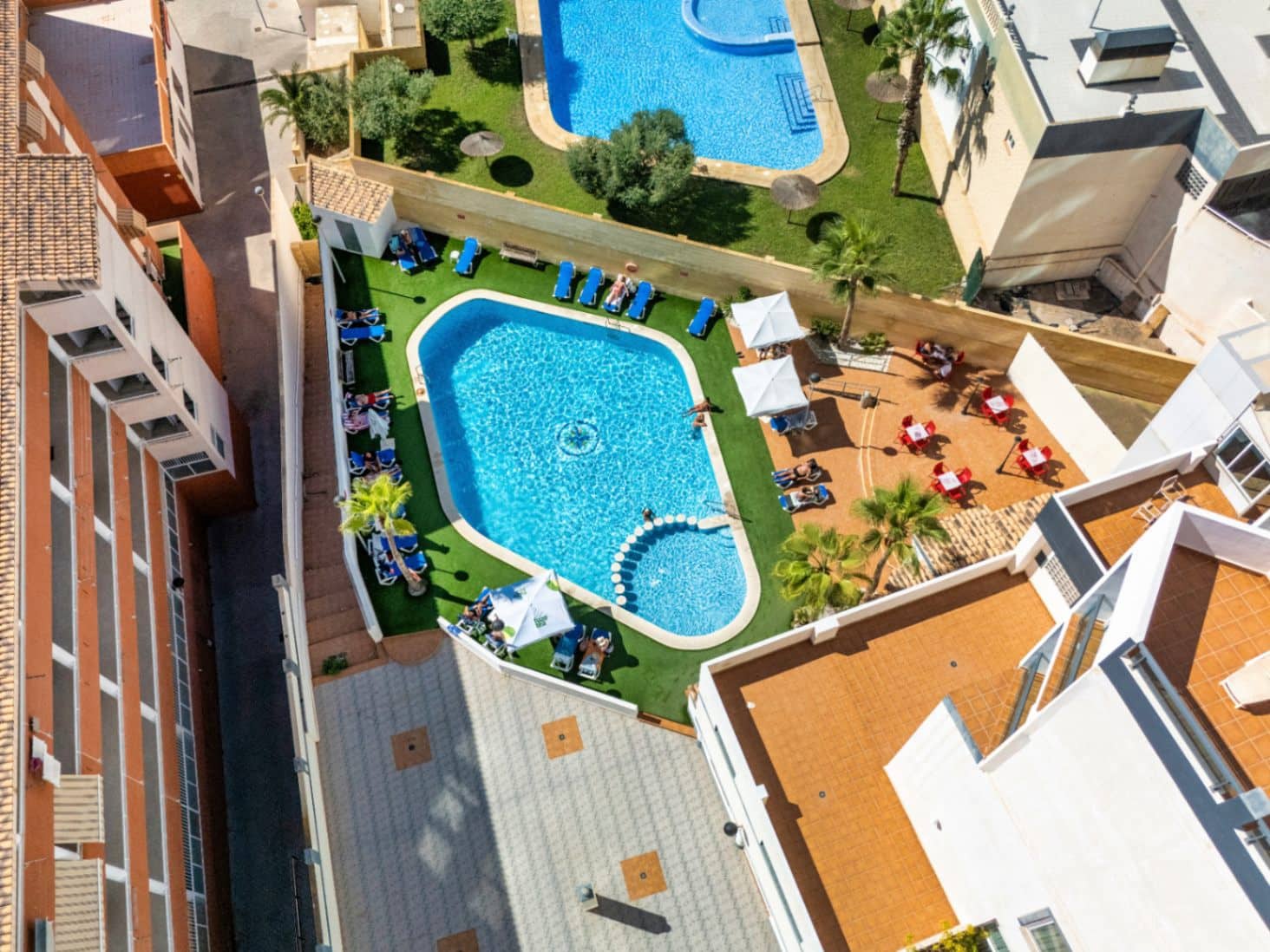 Hotell til salgs i El Campello med svømmebasseng garasje - € 12 500 000 (Ref: 9417969)