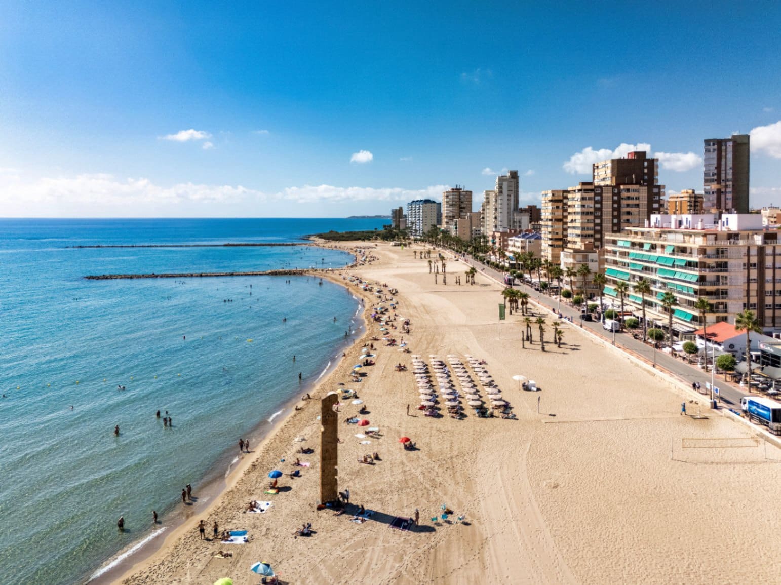 Hotell til salgs i El Campello med svømmebasseng garasje - € 12 500 000 (Ref: 9417969)