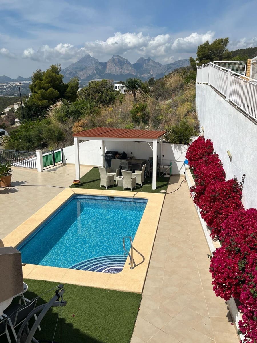 3 soverom Villa til salgs i Altea la Vella med svømmebasseng garasje - € 775 000 (Ref: 9417970)