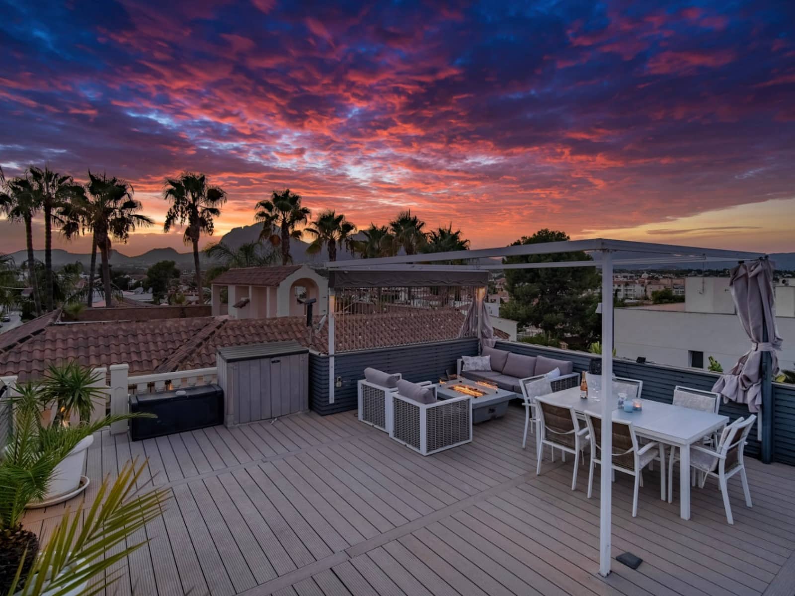 15 bedroom Hotel for sale in Albir with pool garage - € 1,750,000 (Ref: 9417971)