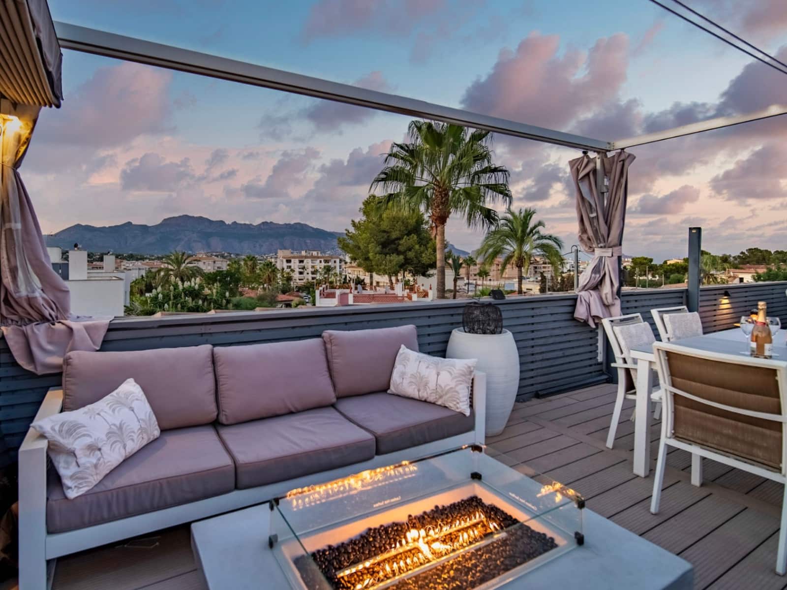 15 bedroom Hotel for sale in Albir with pool garage - € 1,750,000 (Ref: 9417971)