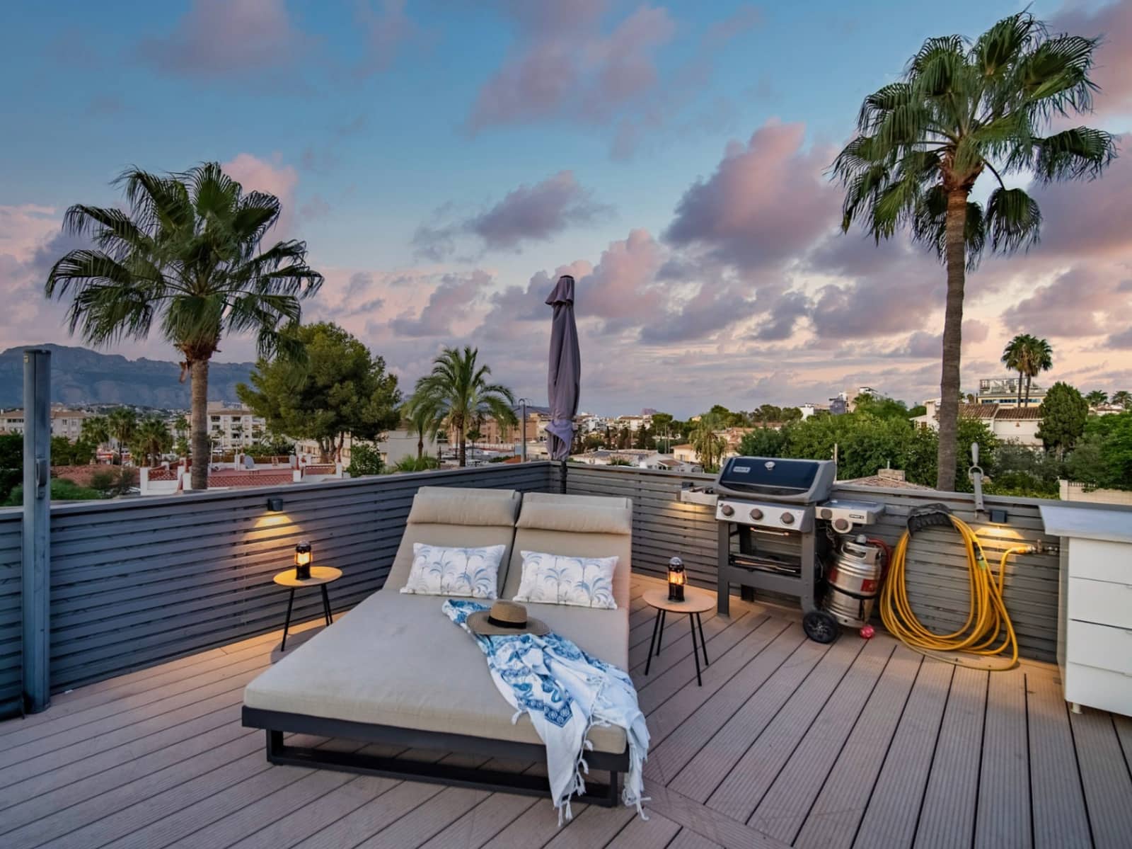 15 bedroom Hotel for sale in Albir with pool garage - € 1,750,000 (Ref: 9417971)