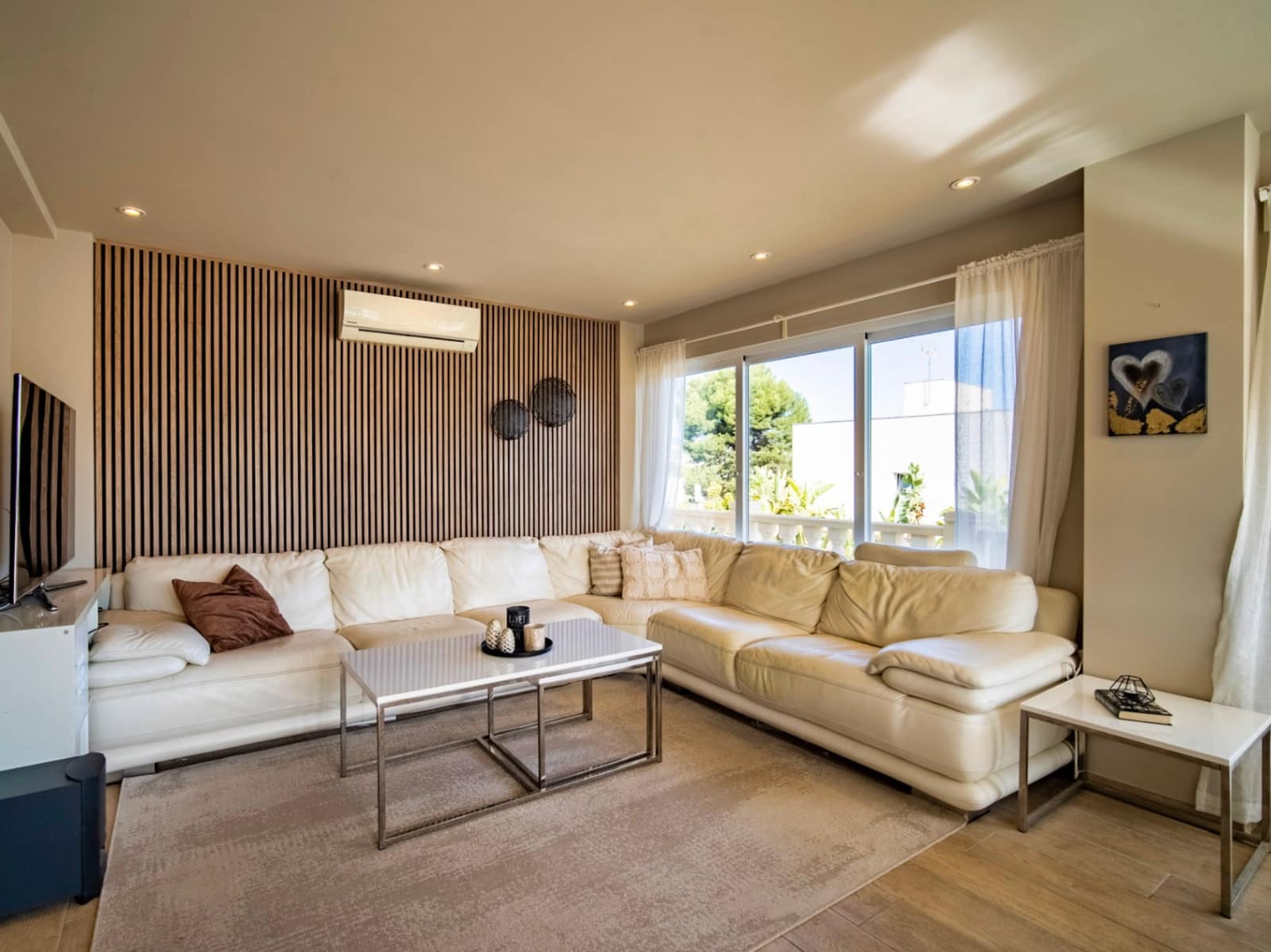 15 bedroom Hotel for sale in Albir with pool garage - € 1,750,000 (Ref: 9417971)