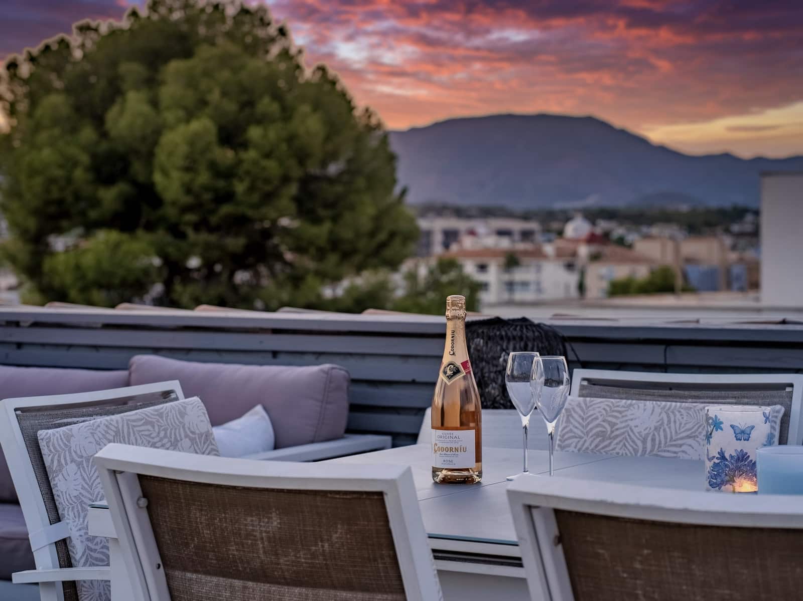 15 bedroom Hotel for sale in Albir with pool garage - € 1,750,000 (Ref: 9417971)