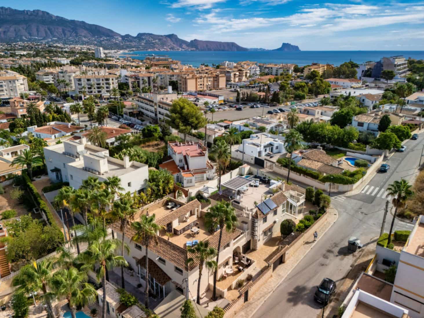 15 bedroom Hotel for sale in Albir with pool garage - € 1,750,000 (Ref: 9417971)