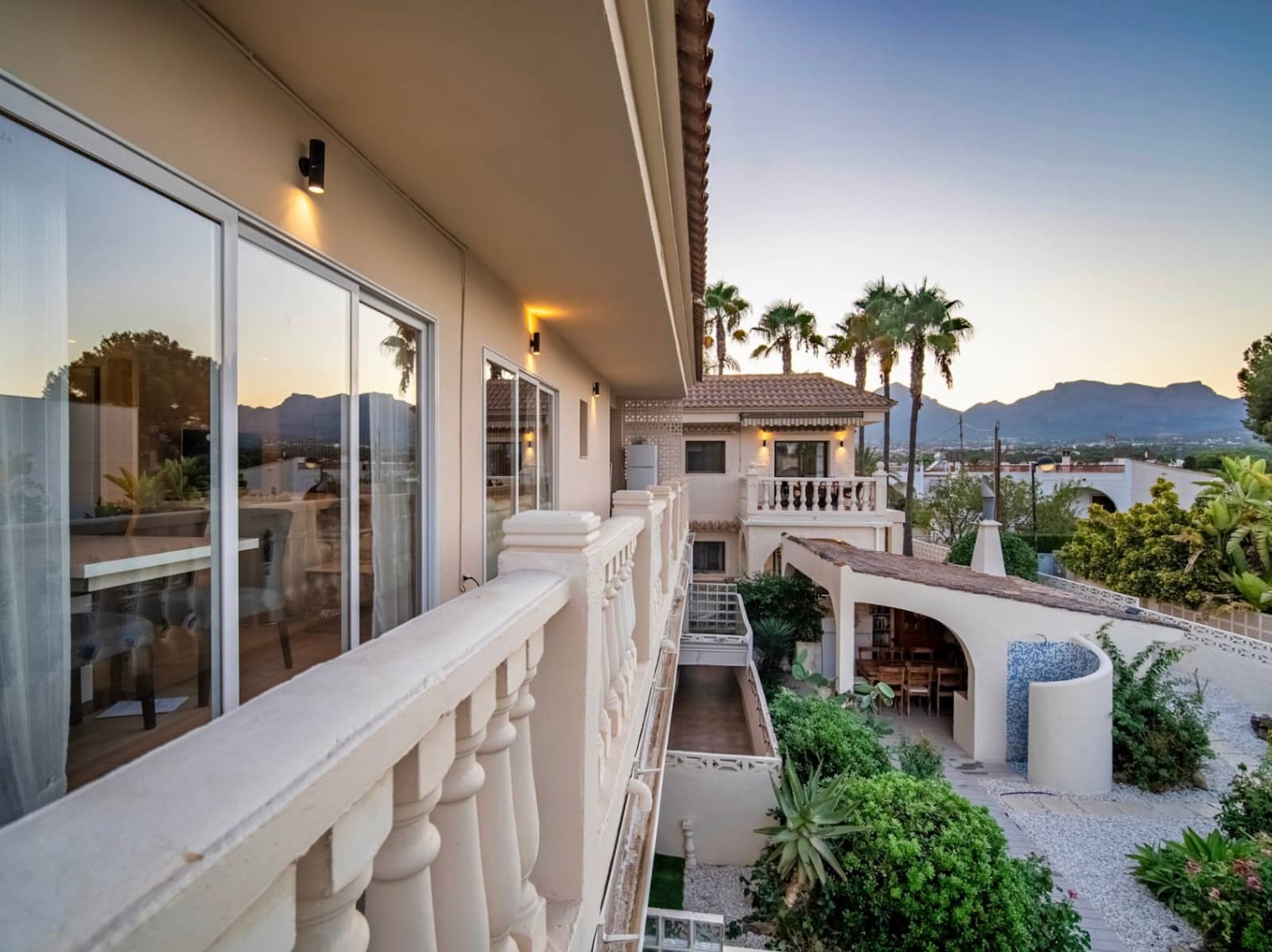 15 bedroom Hotel for sale in Albir with pool garage - € 1,750,000 (Ref: 9417971)