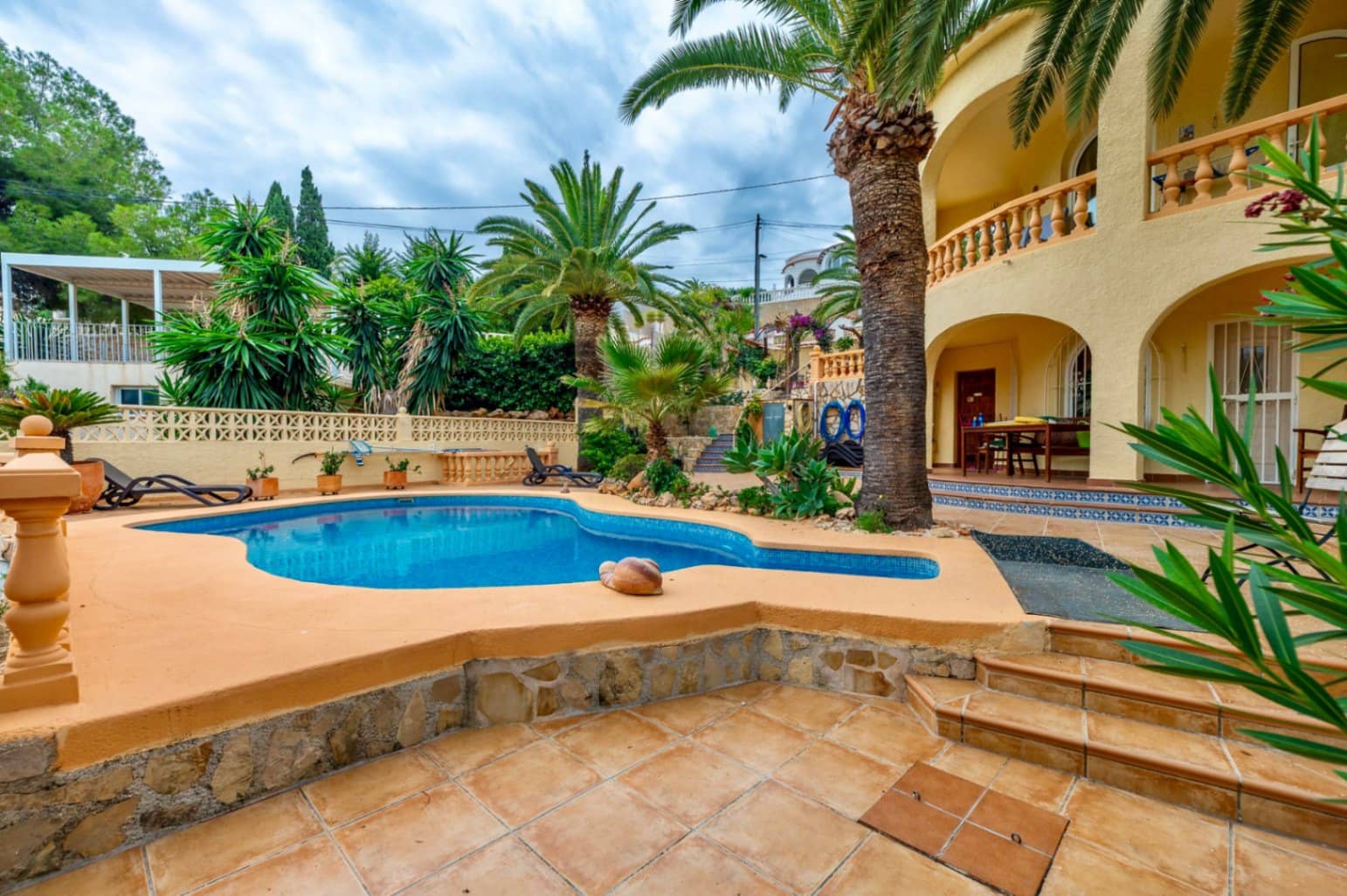 5 bedroom Villa for sale in Calpe / Calp with pool garage - € 850,000 (Ref: 9482218)