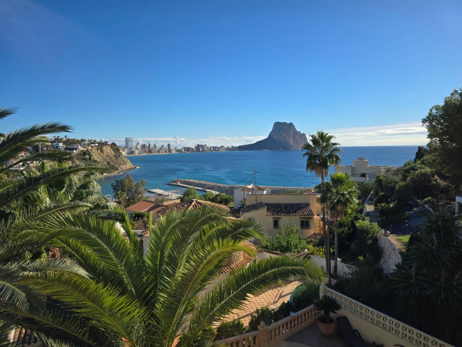5 bedroom Villa for sale in Calpe / Calp with pool garage - € 850,000 (Ref: 9482218)