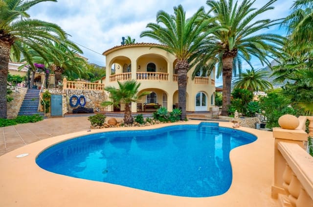5 bedroom Villa for sale in Calpe / Calp with pool garage - € 850,000 (Ref: 9482218)