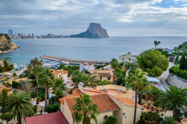 5 bedroom Villa for sale in Calpe / Calp with pool garage - € 850,000 (Ref: 9482218)