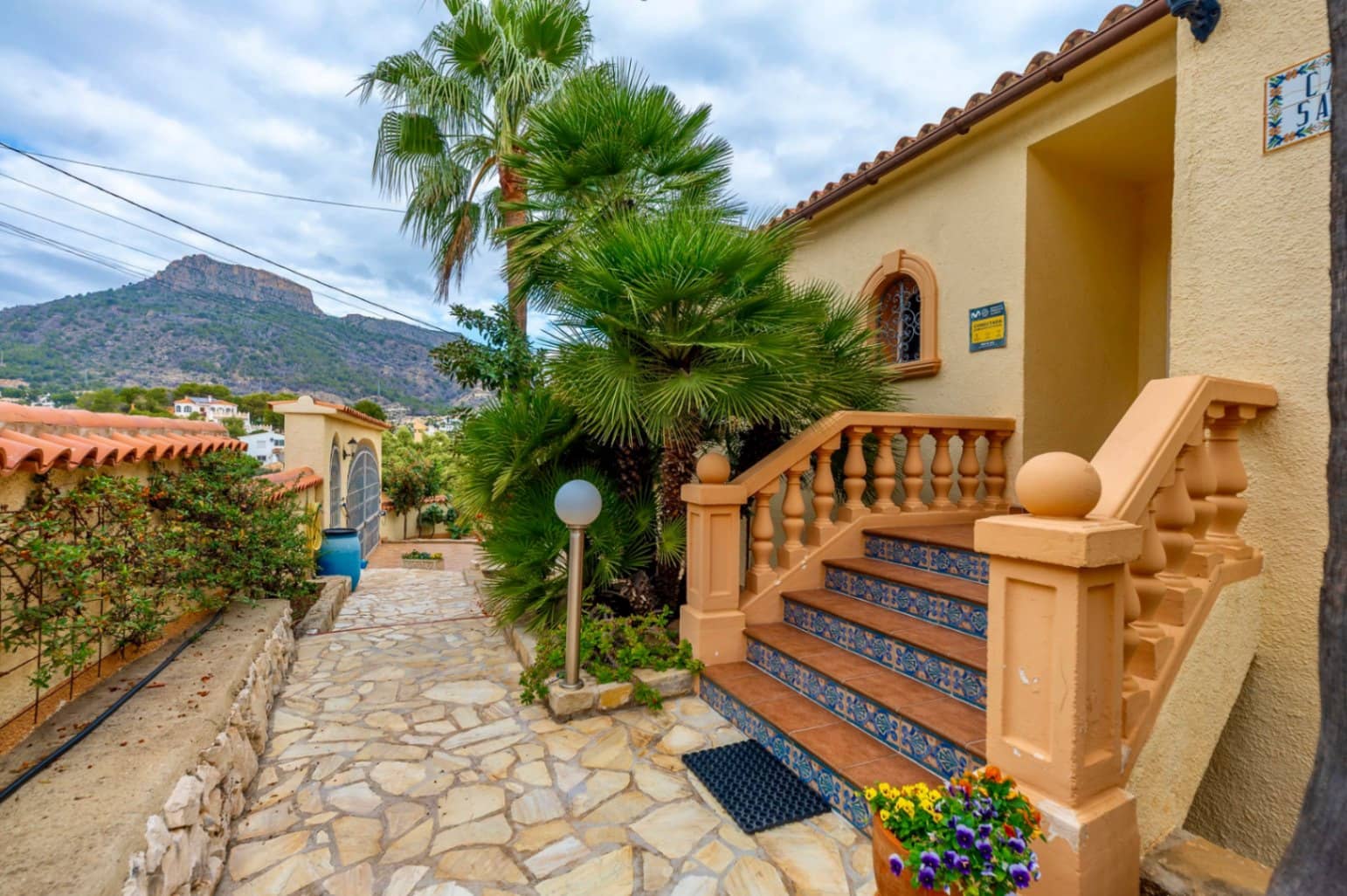 5 bedroom Villa for sale in Calpe / Calp with pool garage - € 850,000 (Ref: 9482218)