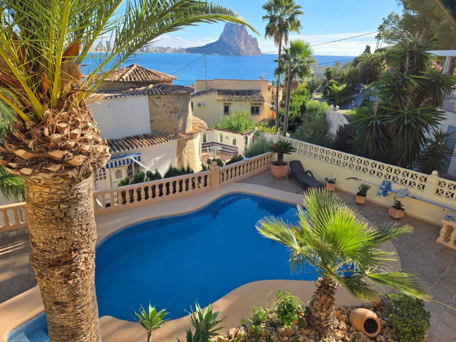 5 bedroom Villa for sale in Calpe / Calp with pool garage - € 850,000 (Ref: 9482218)
