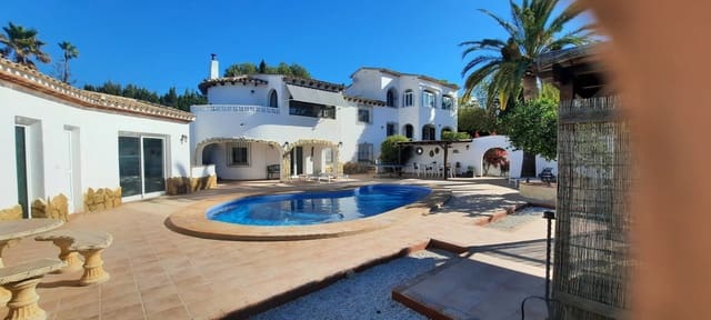 4 soveværelse Villa til salg i Calpe / Calp med swimmingpool garage - € 749.000 (Ref: 9482219)