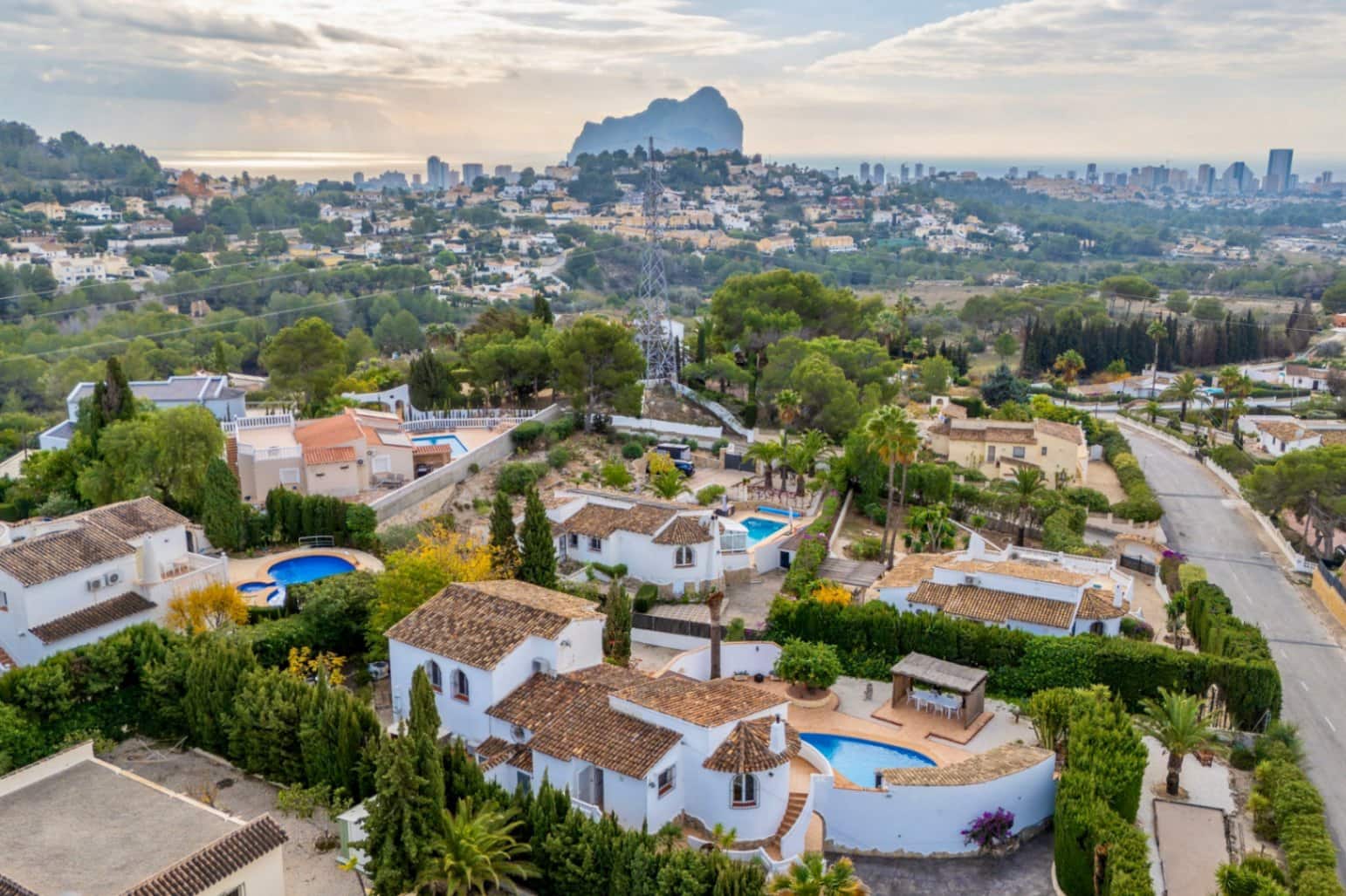 4 soveværelse Villa til salg i Calpe / Calp med swimmingpool garage - € 749.000 (Ref: 9482219)