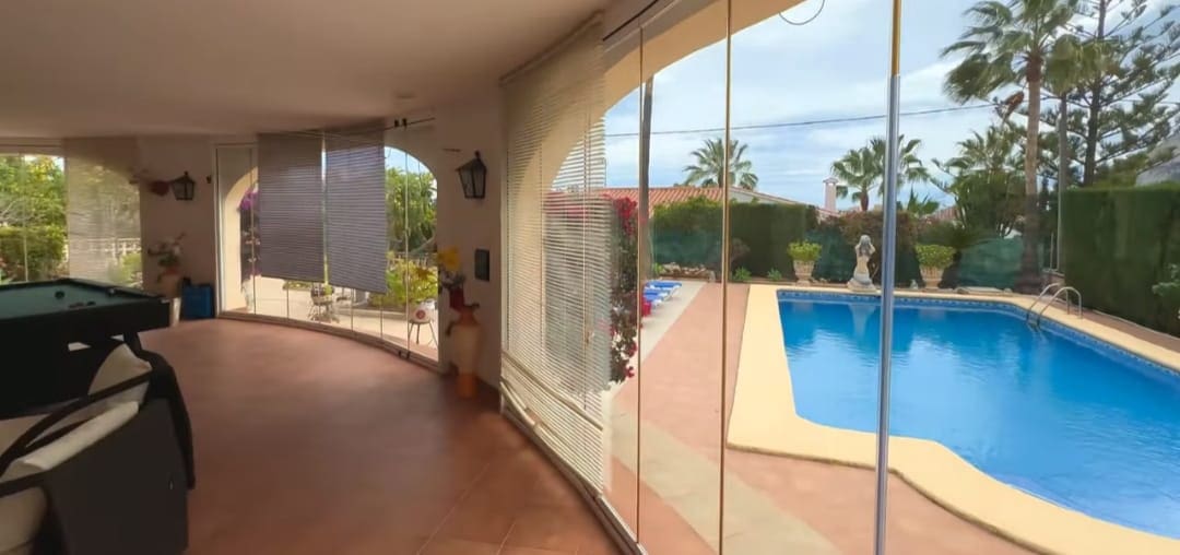 5 bedroom Villa for sale in Calpe / Calp with pool garage - € 795,000 (Ref: 9482225)