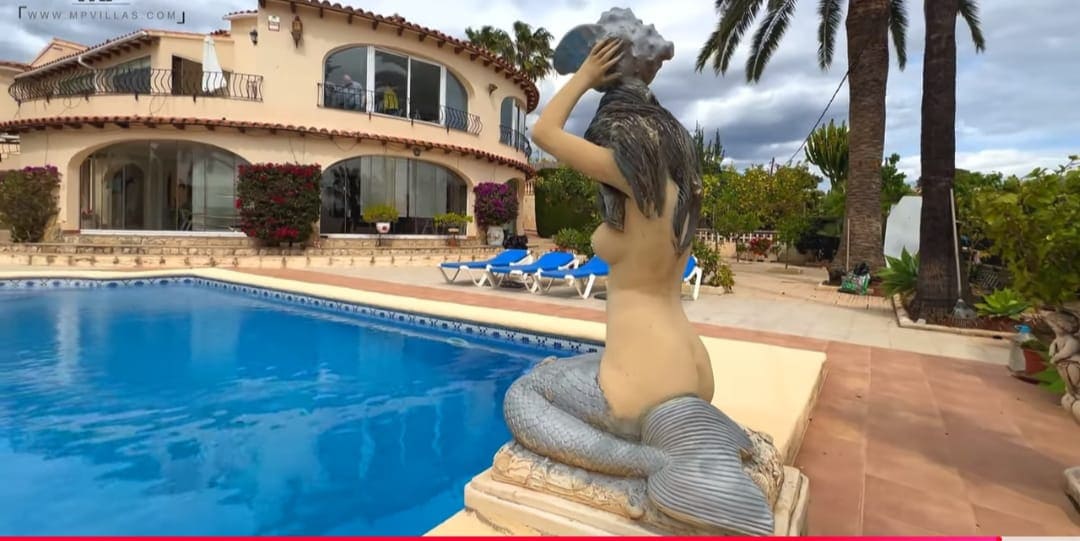 5 bedroom Villa for sale in Calpe / Calp with pool garage - € 795,000 (Ref: 9482225)