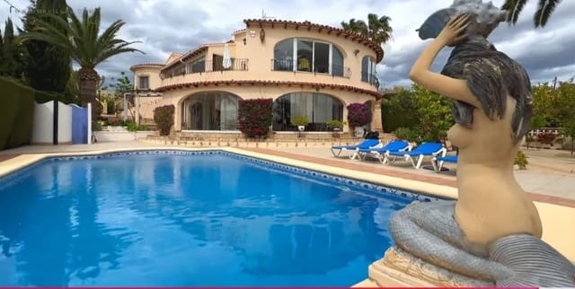 5 soveværelse Villa til salg i Calpe / Calp med swimmingpool garage - € 795.000 (Ref: 9482225)