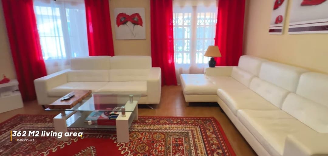 5 bedroom Villa for sale in Calpe / Calp with pool garage - € 795,000 (Ref: 9482225)