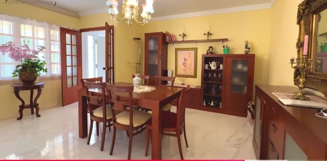 5 soveværelse Villa til salg i Calpe / Calp med swimmingpool garage - € 795.000 (Ref: 9482225)