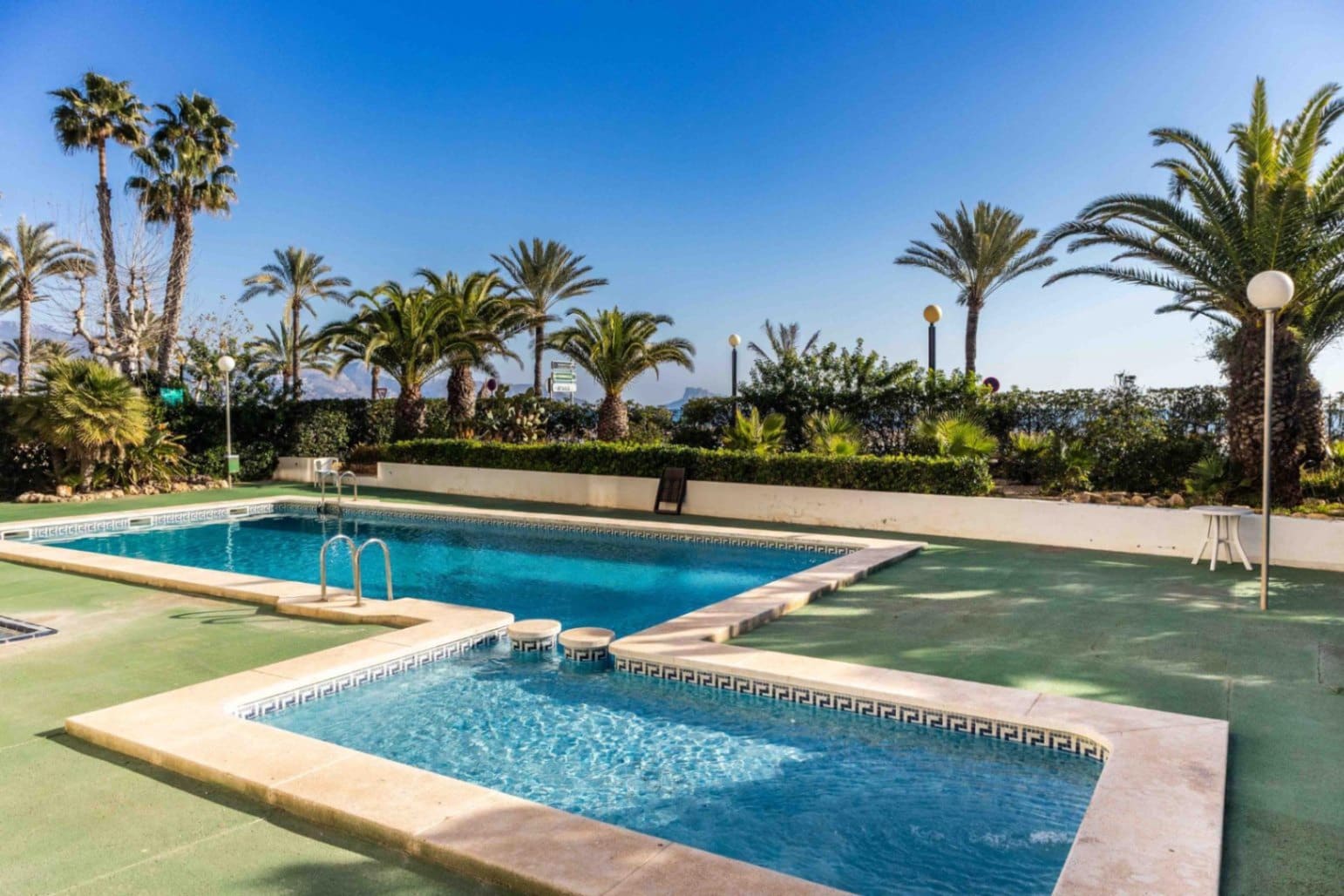 2 bedroom Apartment for sale in Albir with pool - € 239,900 (Ref: 9482233)