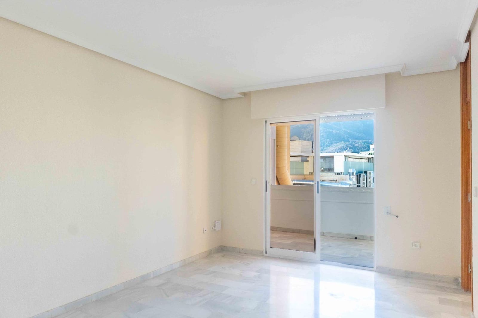 2 bedroom Apartment for sale in Albir with pool - € 239,900 (Ref: 9482233)