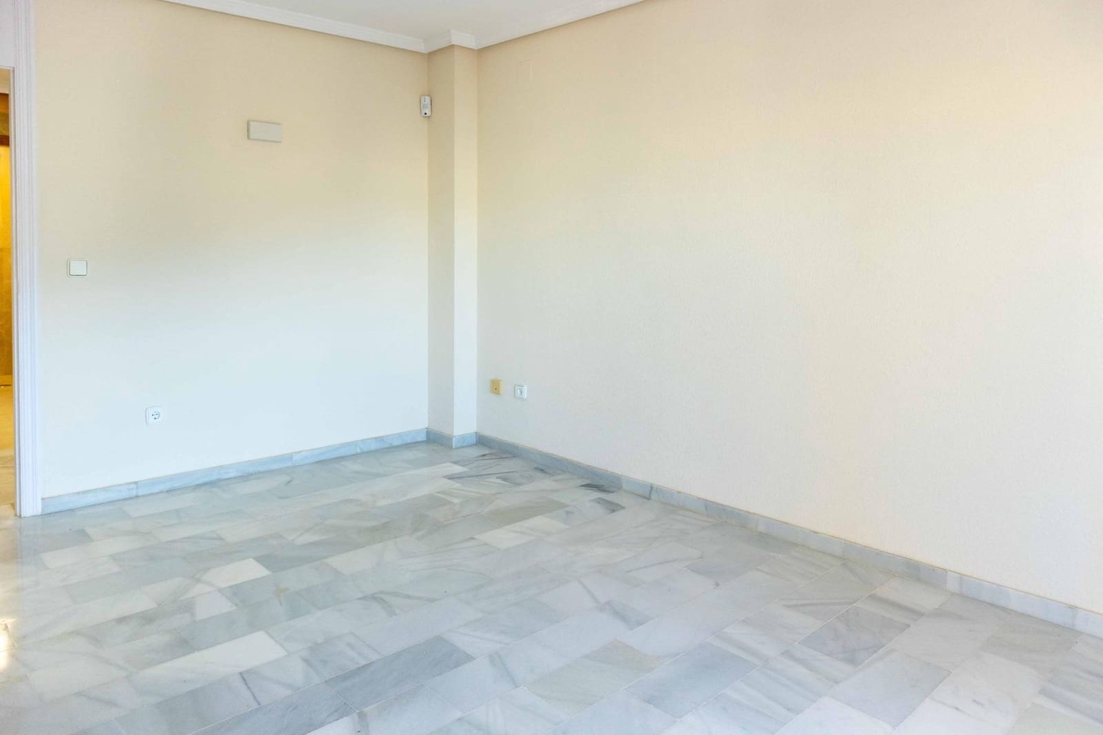 2 bedroom Apartment for sale in Albir with pool - € 239,900 (Ref: 9482233)