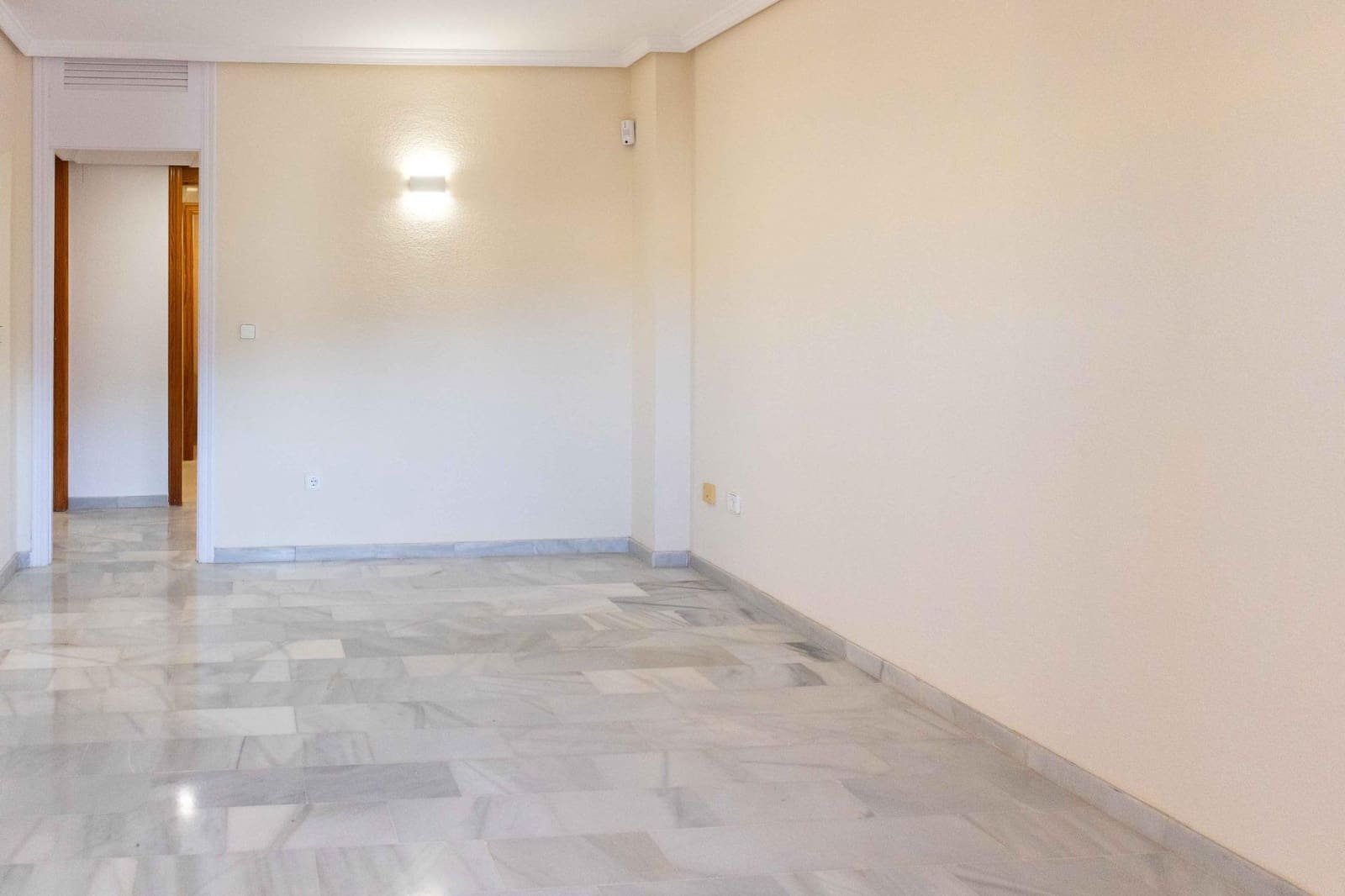 2 bedroom Apartment for sale in Albir with pool - € 239,900 (Ref: 9482233)