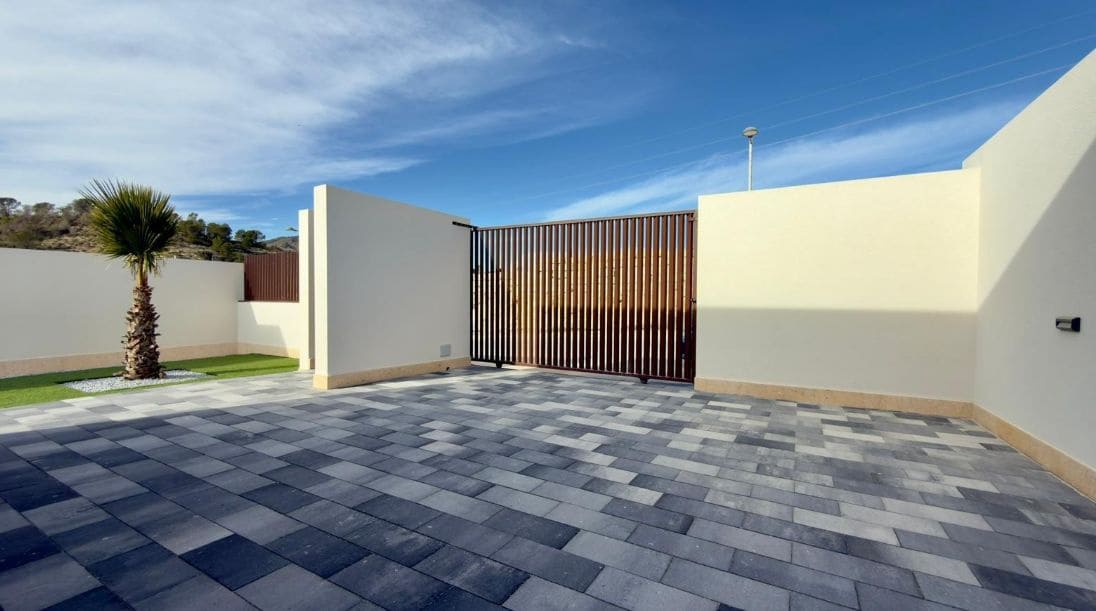 3 bedroom Villa for sale in Finestrat with pool garage - € 559,000 (Ref: 9671297)