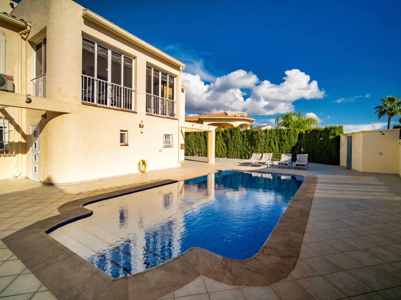 5 soverom Villa til salgs i La Nucia med svømmebasseng garasje - € 675 000 (Ref: 9671298)