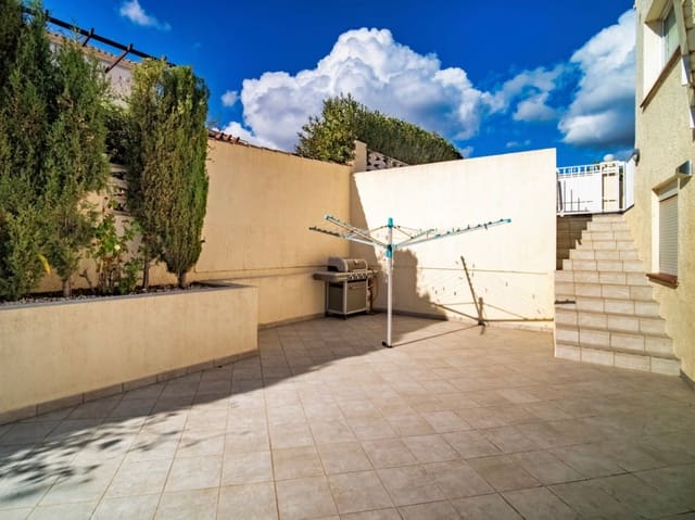 5 soverom Villa til salgs i La Nucia med svømmebasseng garasje - € 675 000 (Ref: 9671298)