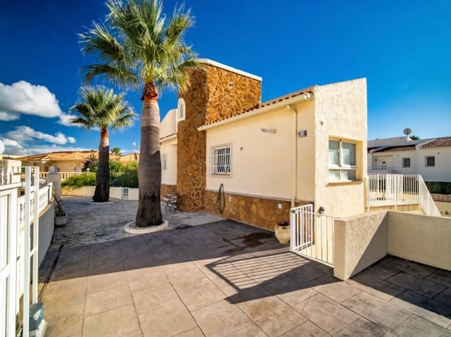 5 soverom Villa til salgs i La Nucia med svømmebasseng garasje - € 675 000 (Ref: 9671298)