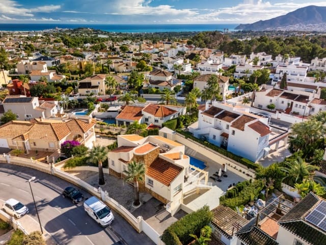 5 soverom Villa til salgs i La Nucia med svømmebasseng garasje - € 675 000 (Ref: 9671298)