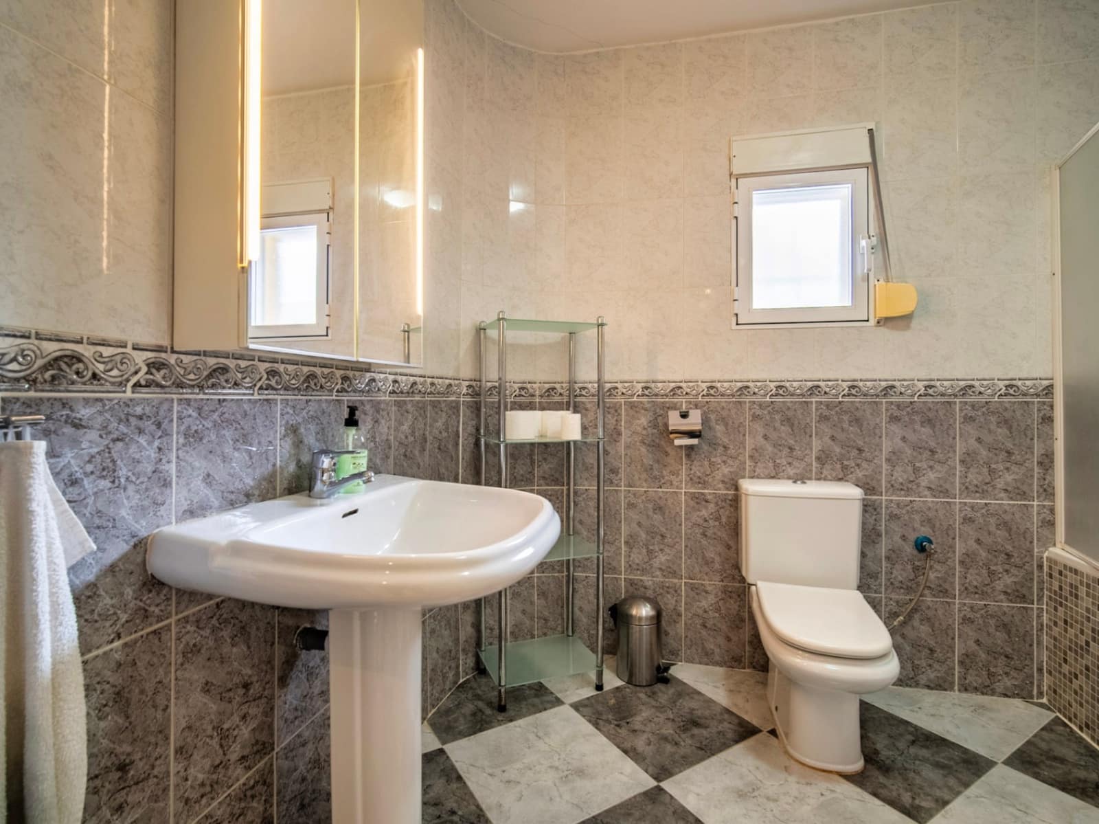 5 soverom Villa til salgs i La Nucia med svømmebasseng garasje - € 675 000 (Ref: 9671298)