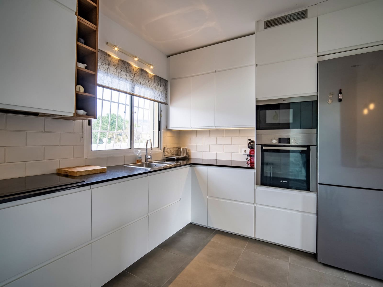 5 soverom Villa til salgs i La Nucia med svømmebasseng garasje - € 675 000 (Ref: 9671298)