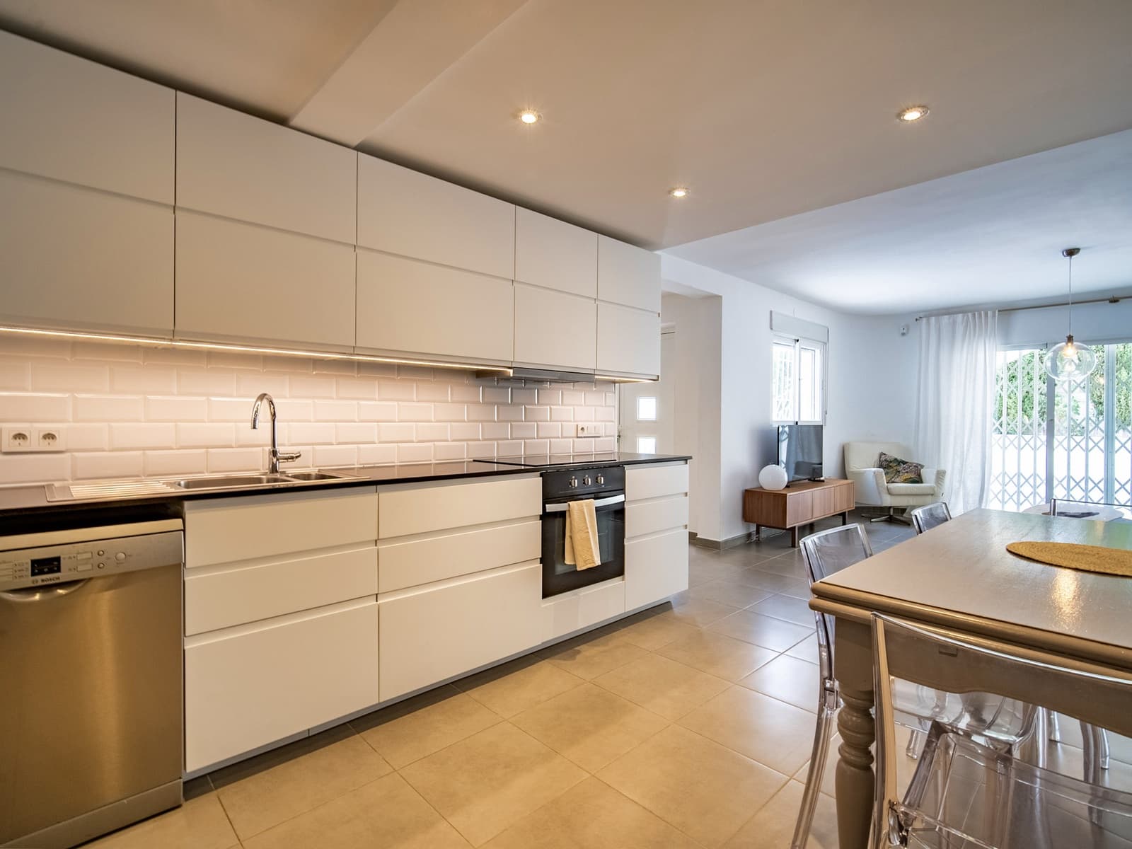 5 soverom Villa til salgs i La Nucia med svømmebasseng garasje - € 675 000 (Ref: 9671298)