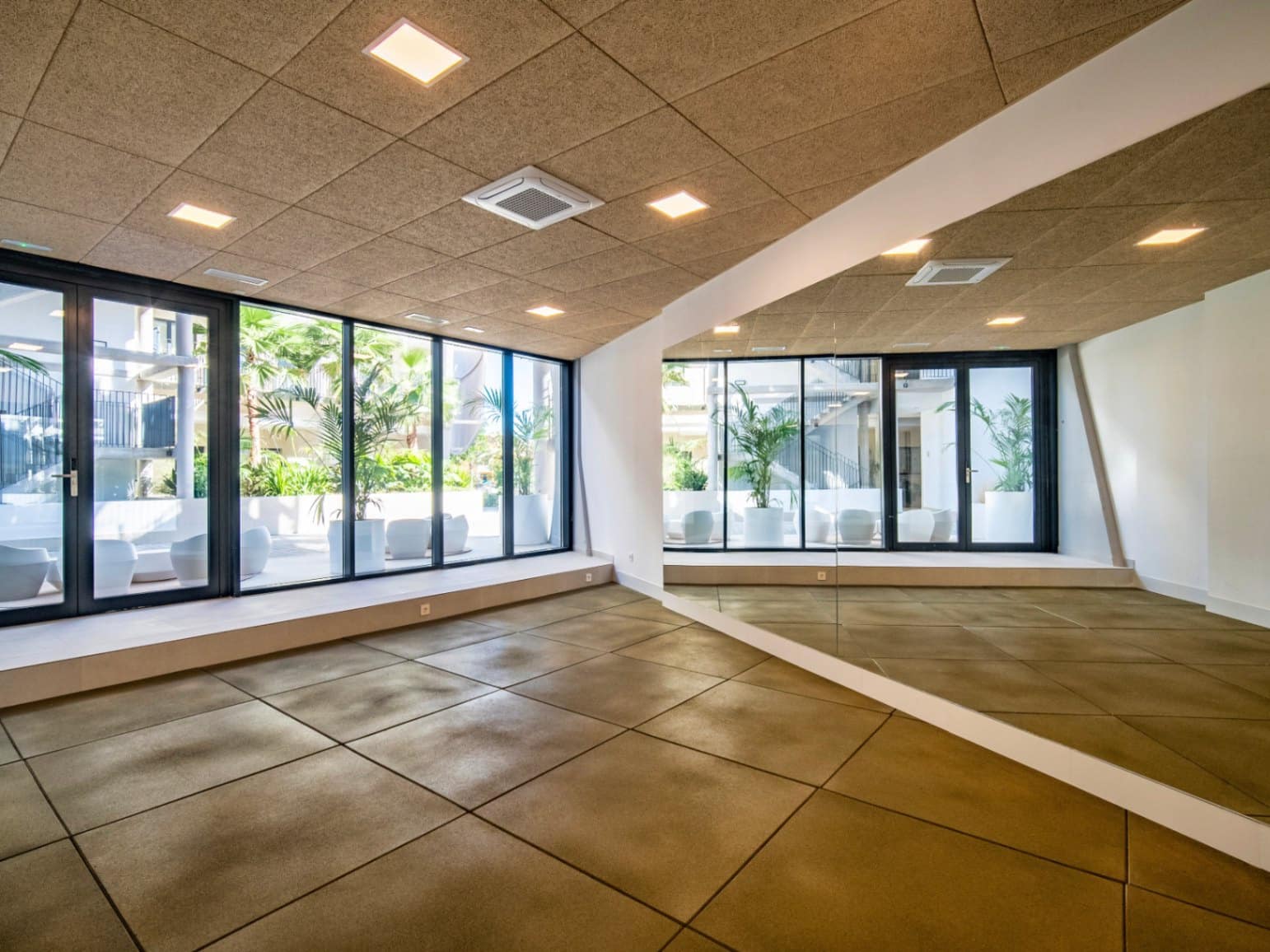 2 bedroom Apartment for sale in Albir - € 850,000 (Ref: 9675996)