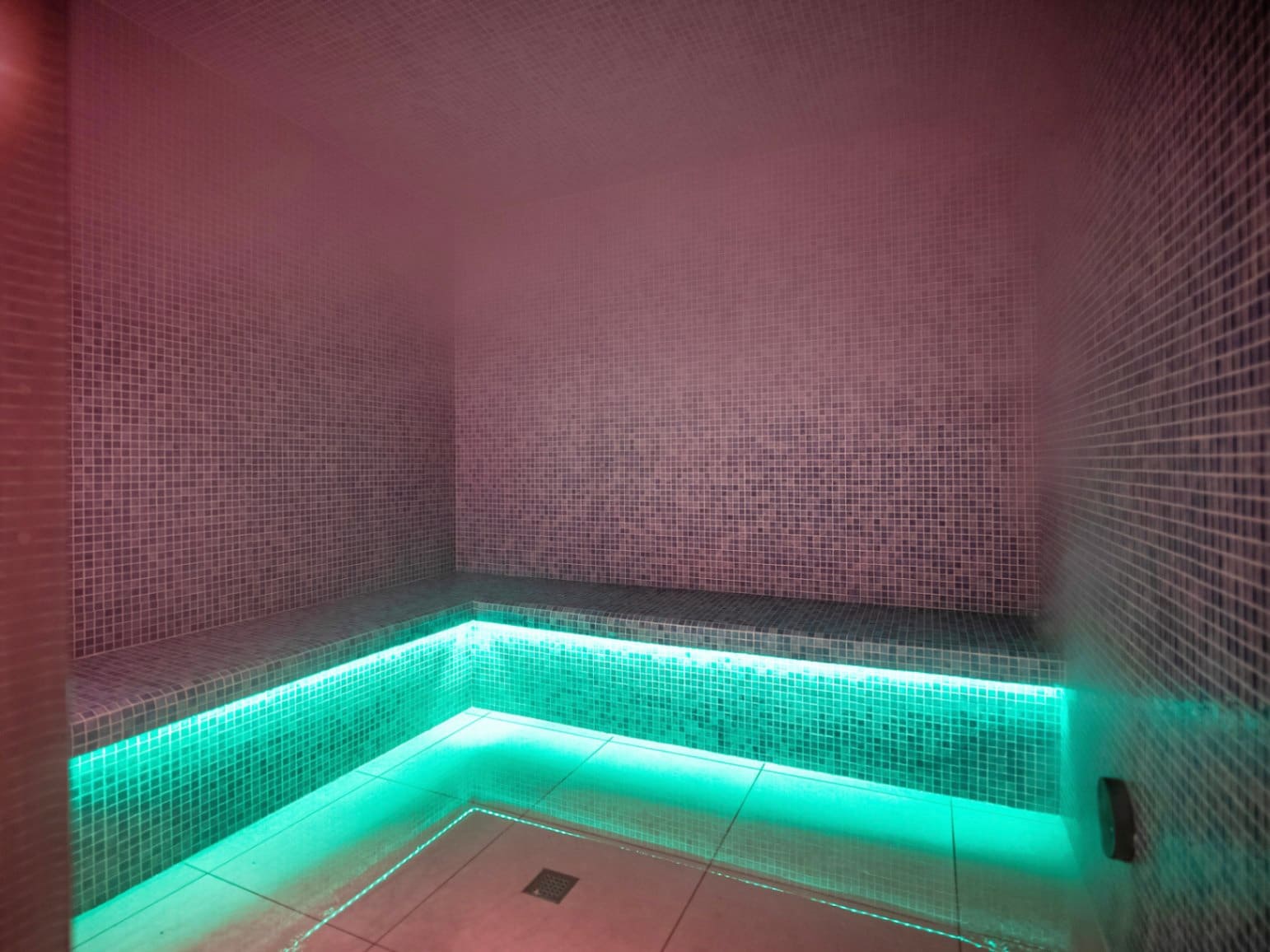 2 bedroom Apartment for sale in Albir - € 850,000 (Ref: 9675996)