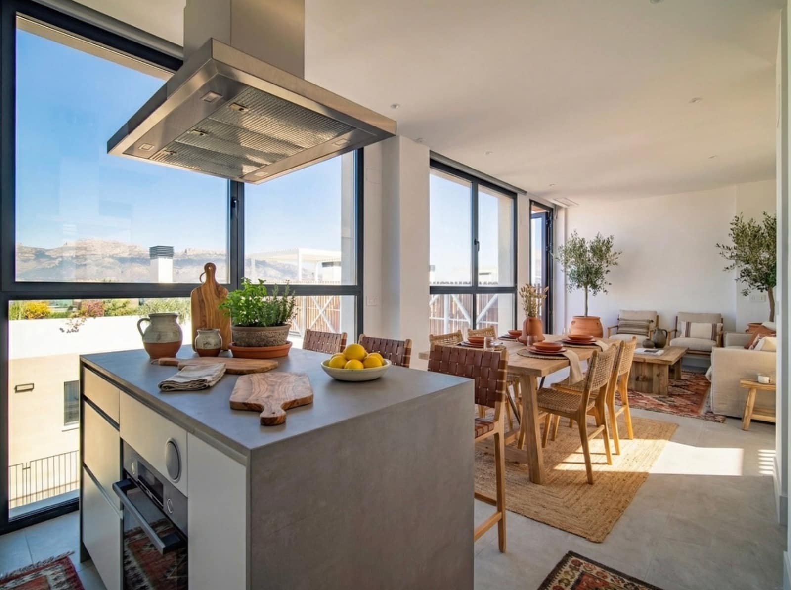 2 bedroom Apartment for sale in Albir - € 850,000 (Ref: 9675996)