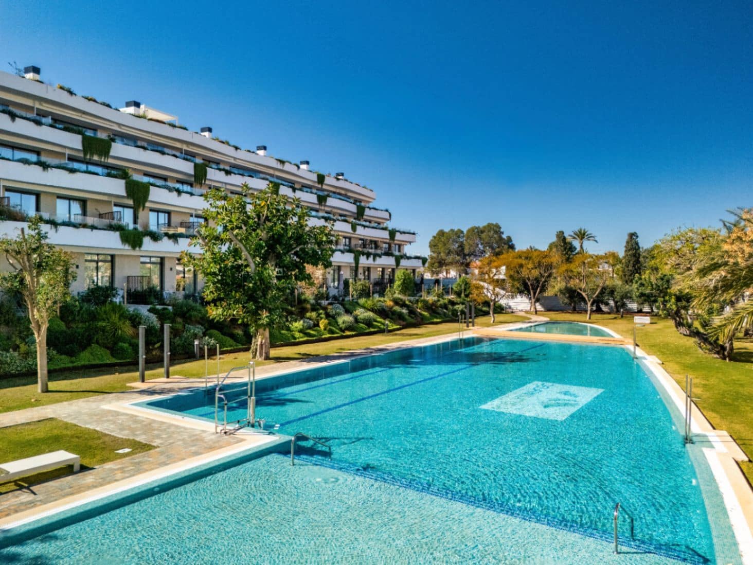 2 bedroom Apartment for sale in Albir - € 850,000 (Ref: 9675996)