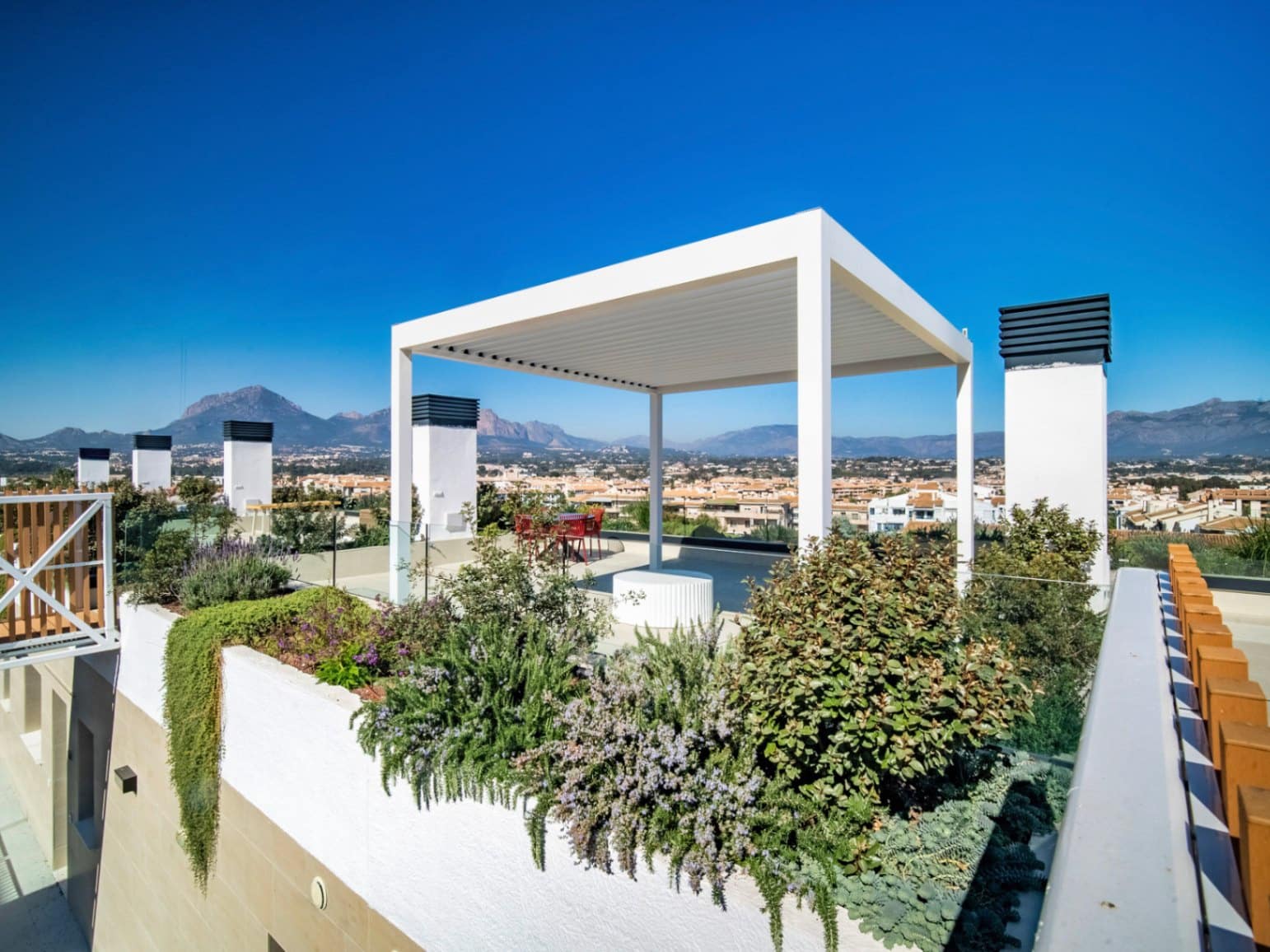 2 bedroom Apartment for sale in Albir - € 850,000 (Ref: 9675996)