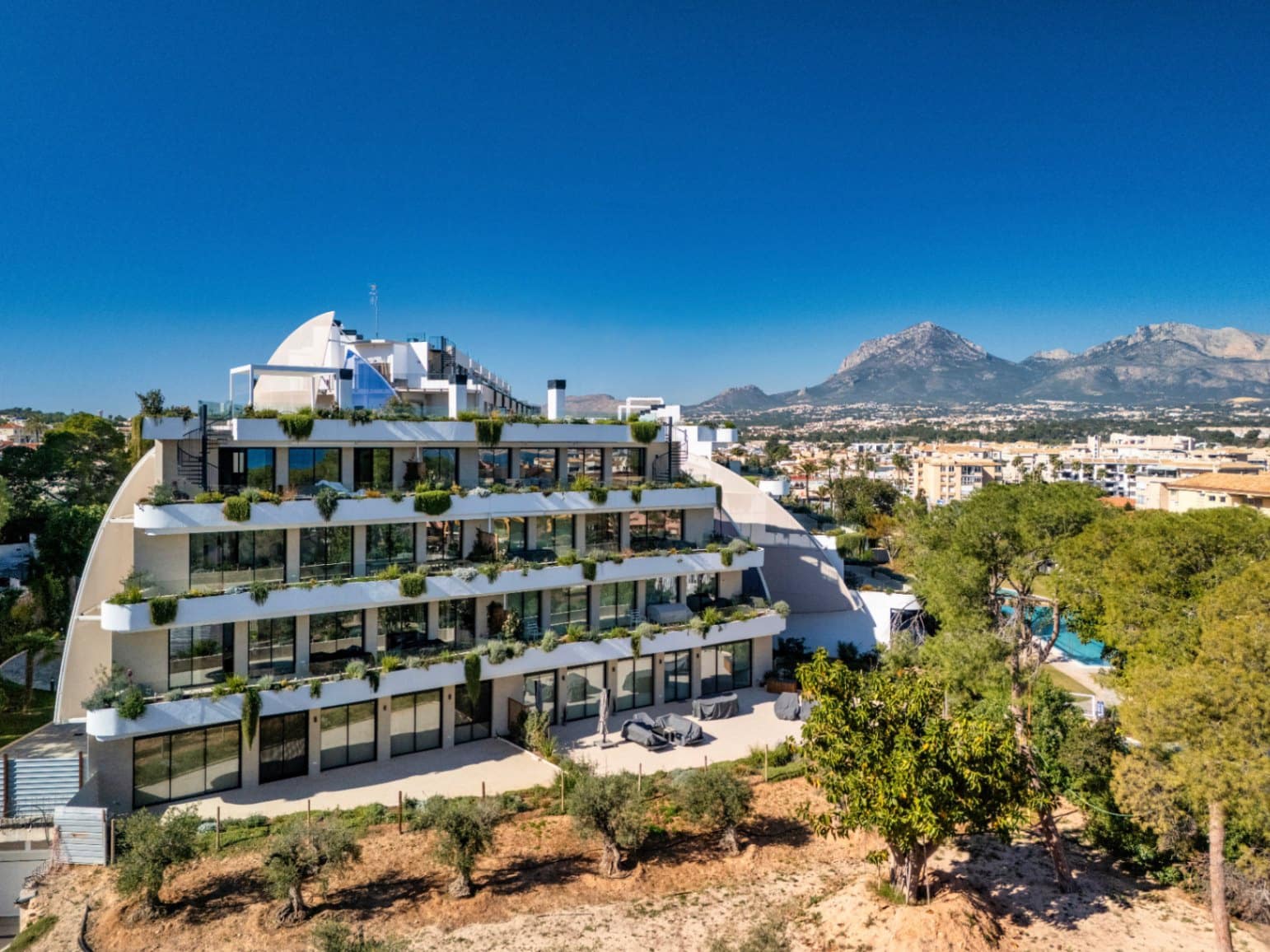 2 bedroom Apartment for sale in Albir - € 850,000 (Ref: 9675996)