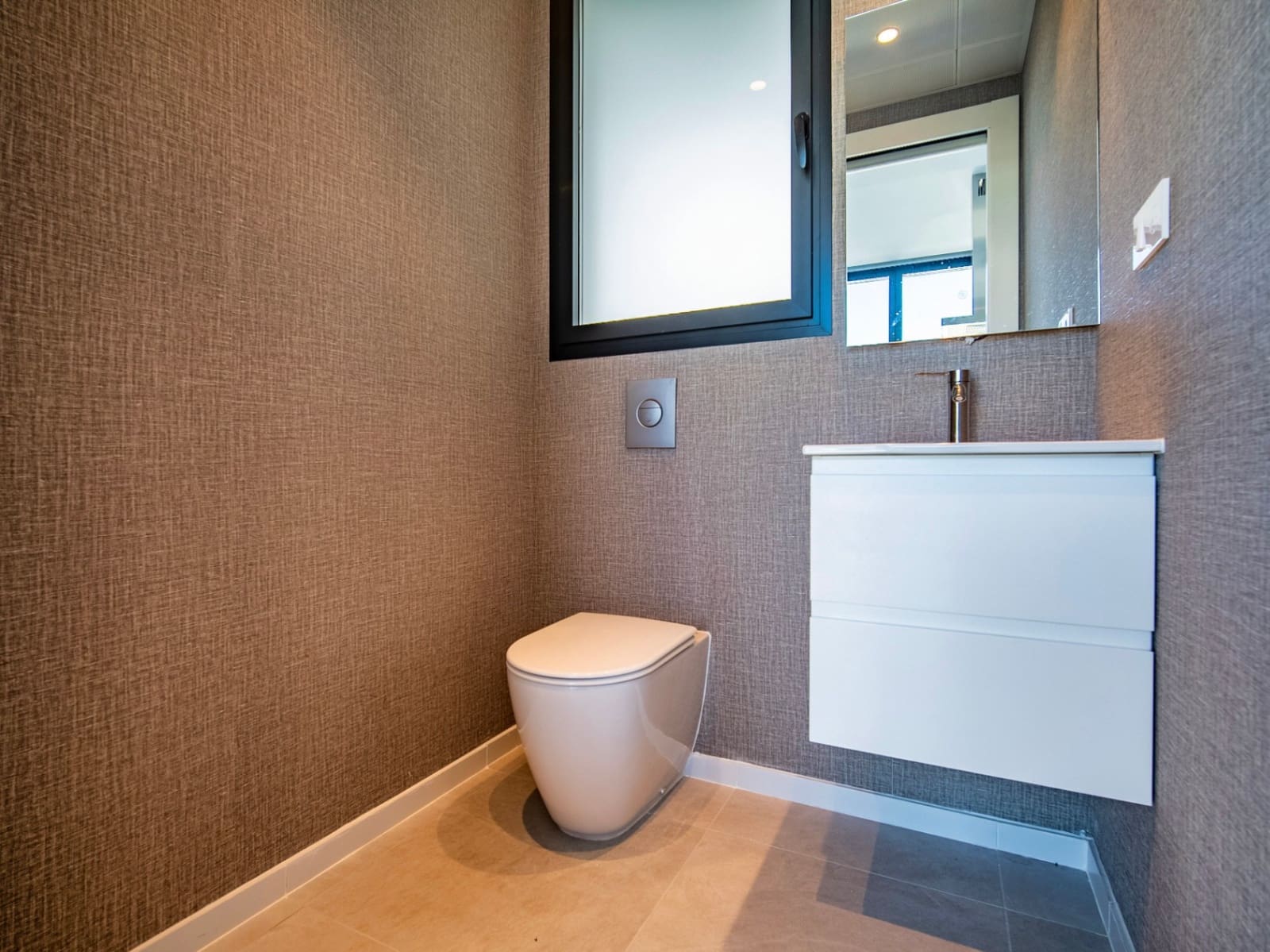 2 bedroom Apartment for sale in Albir - € 850,000 (Ref: 9675996)