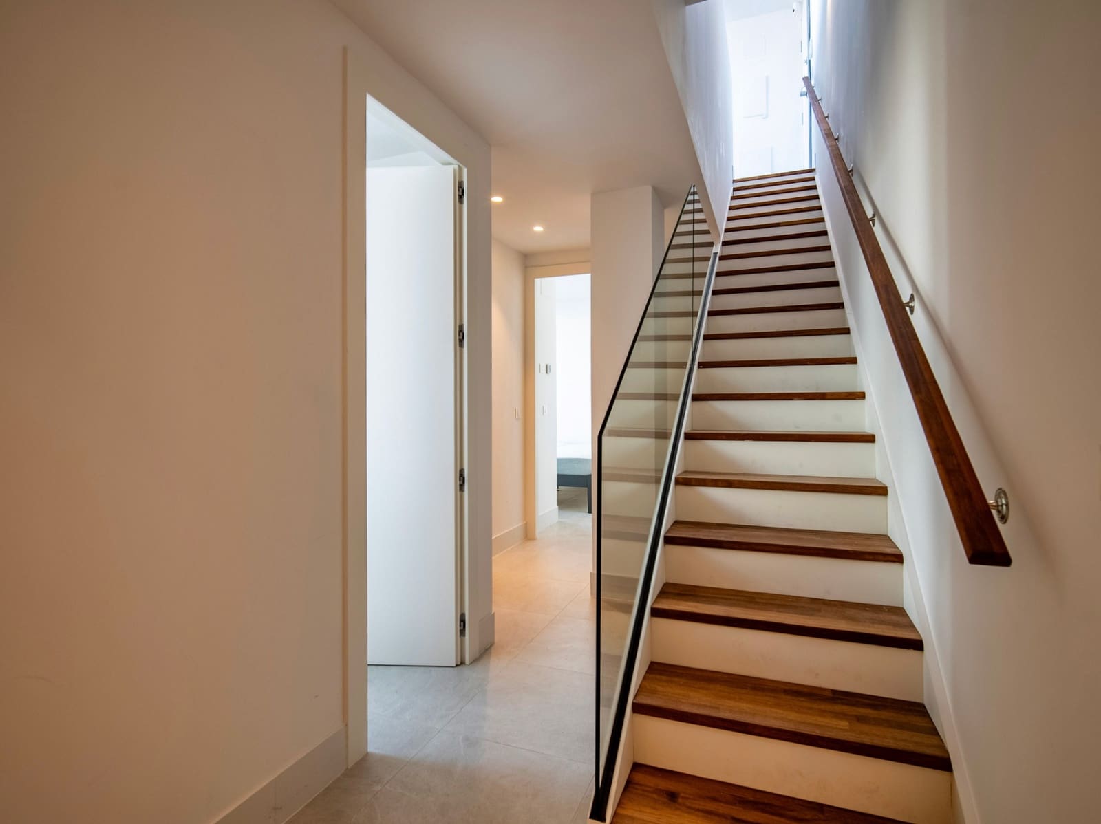 2 bedroom Apartment for sale in Albir - € 850,000 (Ref: 9675996)