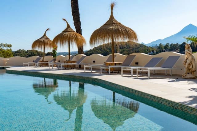 11 sypialnia Willa na sprzedaż w Altea z basenem garażem - 1 900 000 € (Ref: 9685259)