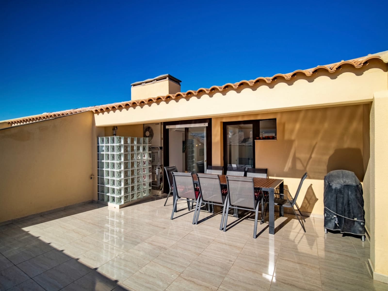 3 soveværelse Lejlighed til salg i Albir med swimmingpool garage - € 475.000 (Ref: 9685260)